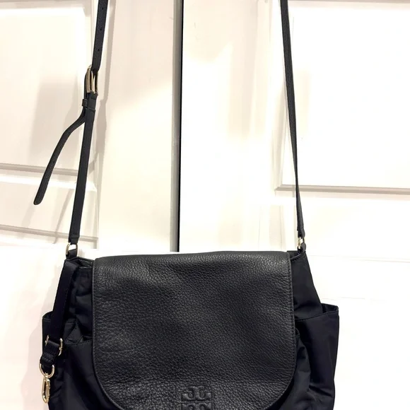 TORY BURCH Thea Black Nylon Pebble Leather Bag - Picture 9 of 13